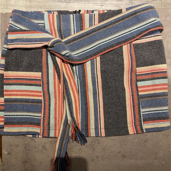 Guess skirt - Picture 1 of 2